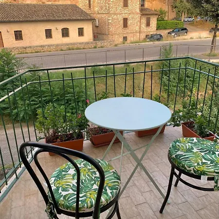 Il Balconcino Su Appartamento Spello